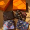 LV MEN WALLET - Image 1
