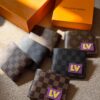 LV MEN WALLET - Image 1